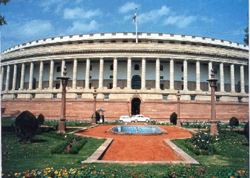 Centre moves to bring judicial commission bill