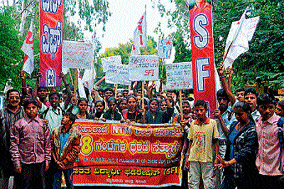 students' movement: Members of Student Federation of India launched a 48 hour Satyagraha called 'Save NTMS' in Mysore on Monday. DH Photo