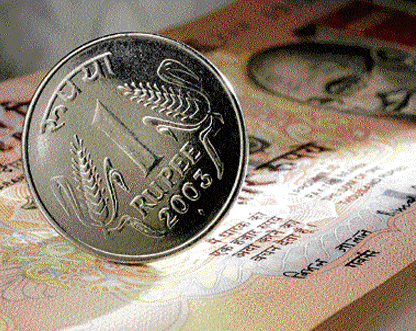 Rupee rebounds from record lows, up 7 p to 60.40 vs USD