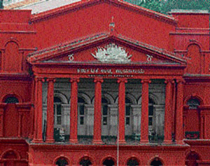 HC stays govt take over of two temples