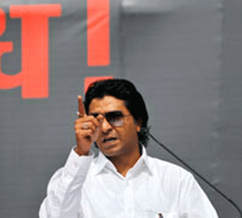 Raj Thackeray draws flak for raking up migrants issue