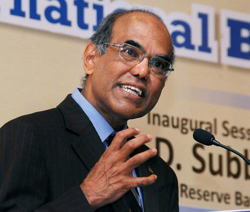Subbarao hits out at govt; blames it for rupee dip, eco woes