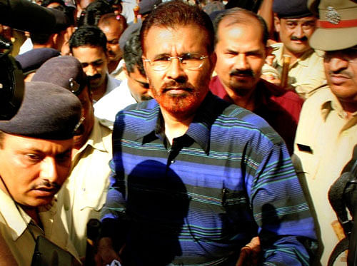 DG Vanzara being led to court for his trial. PTI File Photo