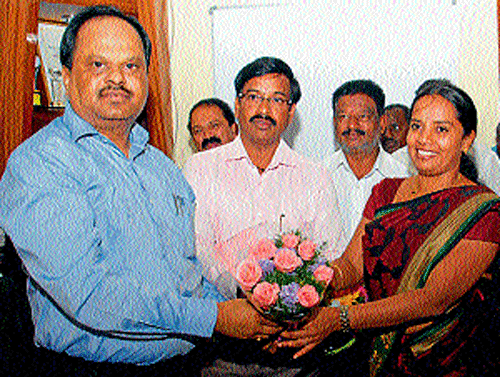M R Ravi took charge as Commissioner of Mysore City Corporation in Mysore on Tuesday. DH Photo