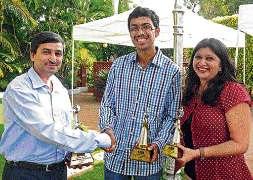 Winners of the Sunday Herald short-story competition - Srikanth Rao (first place), Sagar Agrawal (second place) and Deepa Sunder (third place) in Bangalore on Friday. dh photo