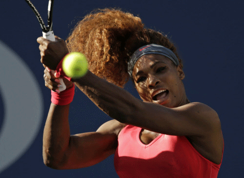 Serena Williams returns a shot to Li Na, of China, during the semifinals of the 2013 U.S. Open tennis tournament, Friday, Sept. 6, 2013, in New York.  AP photo