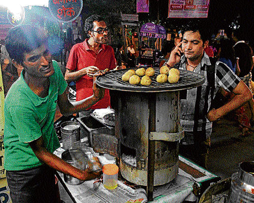 LIP SMACKING:  Bihari delight litti-chokha sells like hot cakes in the City and NCR.