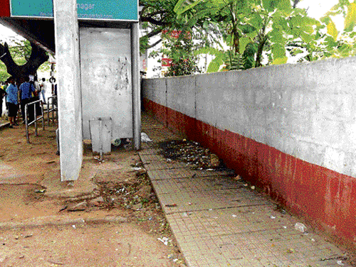Facing neglect: Many bus shelters in the City are poorly maintained and strewn with garbage.