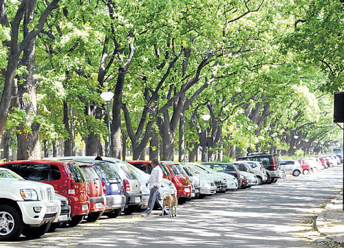A file photo of vehicles parked near the Press Club in Cubbon Park.