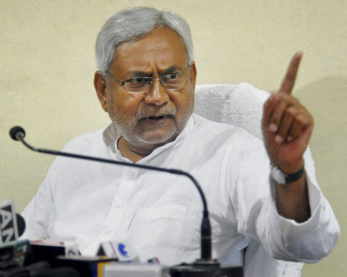 Modi supporters trying to muzzle dissent: Nitish