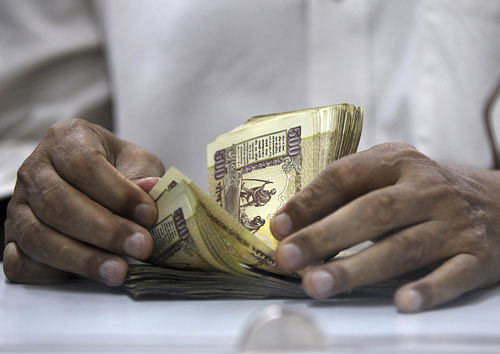 Govt announces 7th Pay Commission for central employees