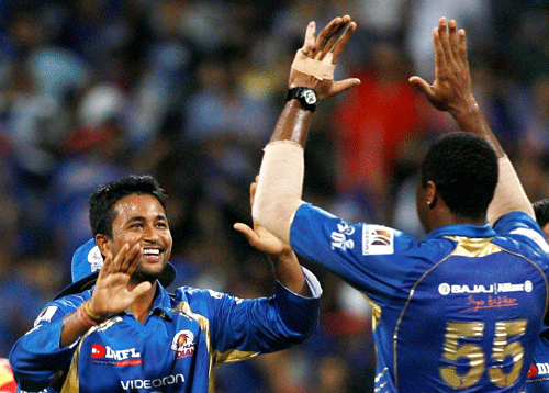 Mumbai to bowl first against Lions