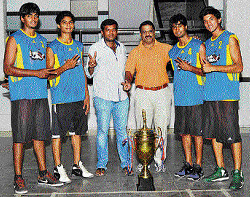 champions Jain University, winners of the first National 3x3 College basketball championship. STANDING (from left): Hrishikesh, Visu P, Puneeth (sports co-ordinator), Dr Sankar UV (Director of Sports), Yashas, MD Kaif.