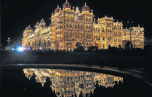 The illuminated Amba Vilas Palace.