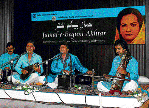 tribute Ahmed and Mohd Hussain along with accompanists at Jamal-e-Begum Akhtar.