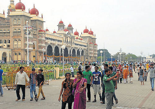 Additional 150 tonnes of waste generated this Dasara