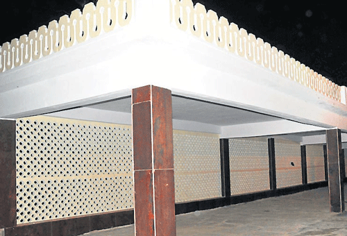 The heritage tonga stand built opposite Kukkarahalli Lake in Mysore. dh photo