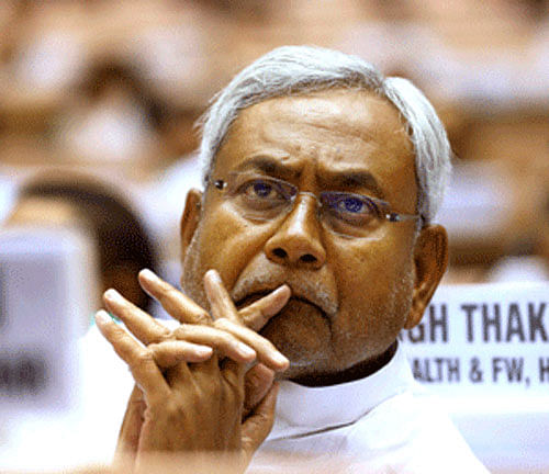 After grandly kicking the BJP, Nitish clueless about other options