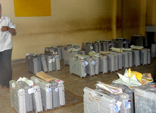DH file photo / Electronic Voting Machines