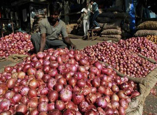 Onion prices started decreasing in Srinagar because of its arrival from Pakistan. PTI File Image