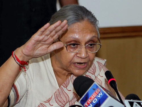 Delhi CM Sheila Dikshit at a press conference after a meeting with Union Agriculture Minister, Sharad Pawar on issue of soaring onion prices, in New Delhi on Thursday. PTI Photo