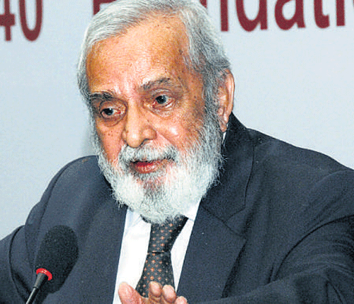 U R Ananthmurthy speaks at the Foundation Day of IIMB in the City on Monday. DH Photo