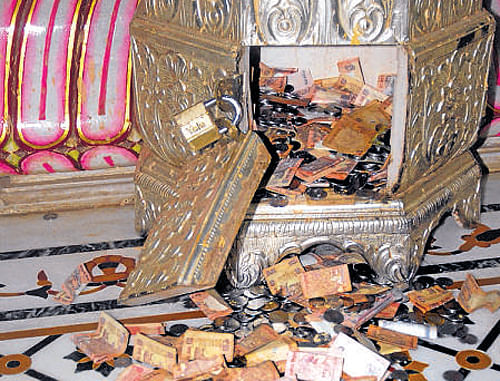 The Jain temple that was  burgled at Akkipet.
