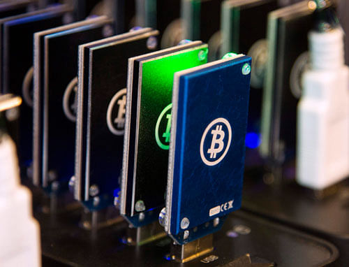 A chain of block erupters used for Bitcoin mining is pictured at the Plug and Play Tech Center in Sunnyvale, California October 28, 2013. Reuters