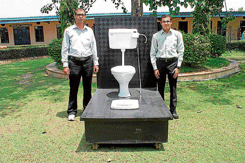 unique:  An ITMU student has made a toilet flush, which aims at reducing water wastage.
