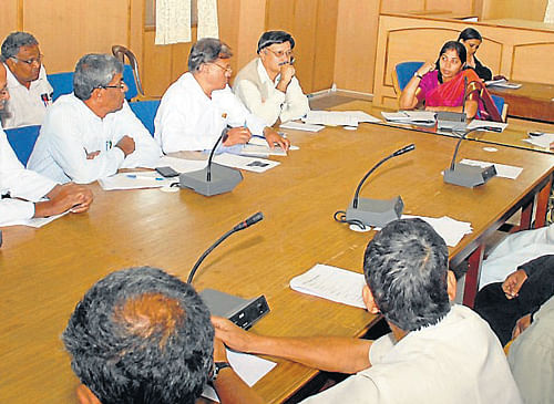 new initiative: Deputy Commissioner C&#8200;Shikha presides over the meeting of officers and representatives of various departments and industries, in Mysore, on Tuesday. Probationary&#8200;IAS&#8200;officer Anis K&#8200;Joy, Chief Executive Officer of Karnataka Exhibition Authority Chandrashekar Thanikodu, Deputy Director for Tourism K&#8200;N&#8200;Shivalingaiah, Deputy Director for Information and Publicity A&#8200;R&#8200;Prakash and others are seen. DH Photo