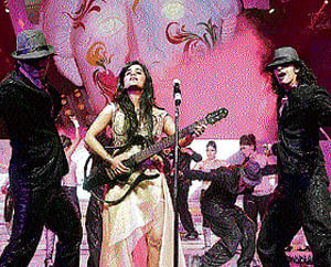 Razzmatazz Glimpses from Bollyland, where Shibani Kashyap, Hard Kaur, and Yo Yo Honey Singh enthralled the audience.