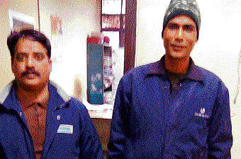 The duo posed as Delhi Traffic Police and illegally checked commercial vehicles