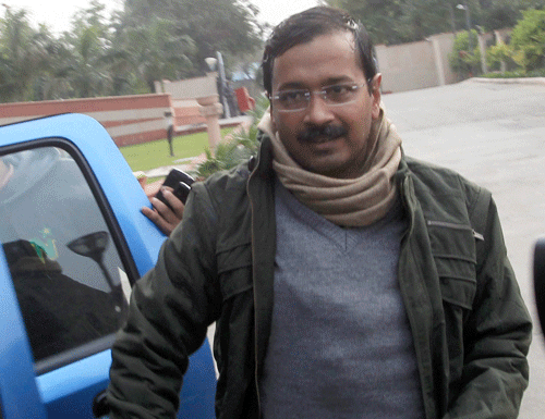 Delhi's new Chief Minister Arvind Kejriwal's journey from his home in Kaushambi, just outside Delhi, to the legislative assembly Thursday was an unusual sight for many Delhiites, so used to making way for flashing beacons and blaring sirens. PTI