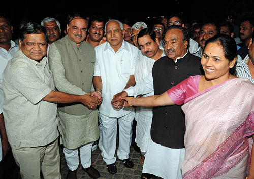 Former Chief Minister B S Yeddyurappa being greeted and welcomed (Joined) to the BJP Party by BJP State President Prahladh Joshi infront of Hotel Taj West End in Bangalore on Thursday. (From Left) BJP leaders Jagadish Shettar, MP Ananthkumar, S Eshwarappa, Former Minister Shobha Karandlaje and others also seen. dh Photo by Satish Badiger