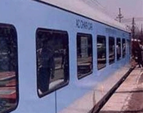If you are travelling by the Rajdhani Express,  better carry home-cooked food for the journey. Prerna Priyadarshi, who was travelling on the New Delhi-Patna Rajdhani Express, learnt this the hard way. PTI file photo