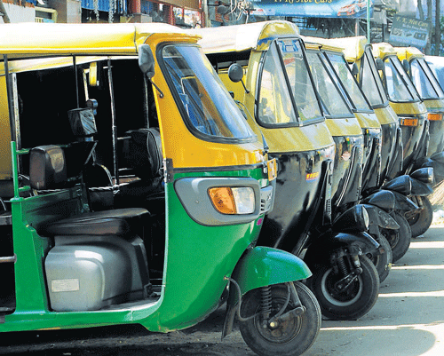 The autorickshaw strike disrupted normal life in the City. DH Photo