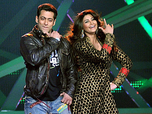 Bollywood actors Salman Khan and Daisy Shah perform on the sets of Nach Baliye 6 to promote their upcoming film Jai Ho in Mumbai on Tuesday night. PTI File Photo
