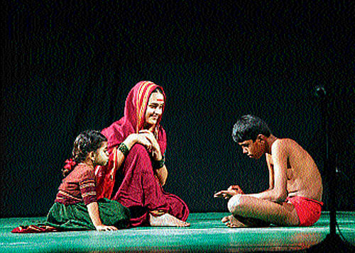 A scene from the play, 'Satya Shodak', to be performed by the troupe Municipal Corporation Workers Union, Pune,  at Bahuroopi. About 70 per cent of the artistes are pourakarmikas.DH Photo