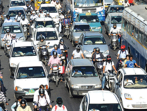 Nearly half of the households here do not have vehicles, a multi-city study on mobility pattern has revealed. DH photo