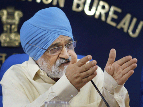 Ahead of the RBI's quarterly policy review, Planning Commission Deputy Chairman Montek Singh Ahluwalia on Monday said controlling inflation should not be the only target of central banks. PTI File Photo