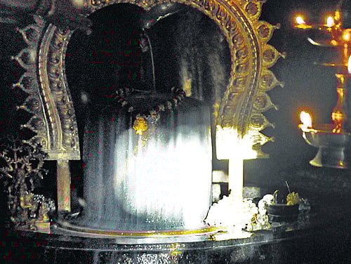 Sunrays keep their date with the cave temple