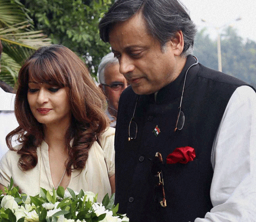 Shashi Tharoor along with his wife Sunanda Pushkar  / PTI file photo