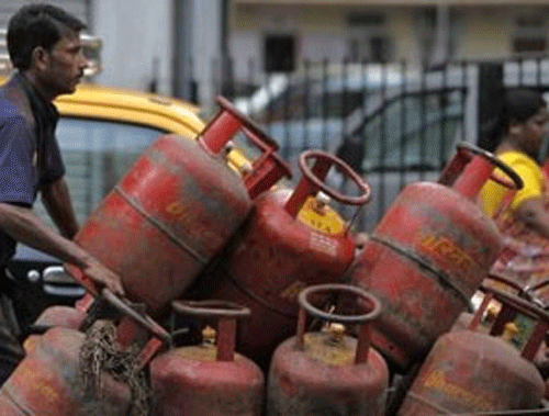Oil Minister M Veerappa Moily will tomorrow launch sale of 5-kg cooking gas (LPG) cylinders at petrol pumps in the national capital. Reuters File Photo.