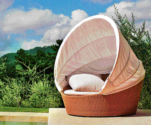 In variety: A wicker daybed