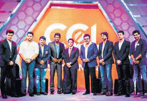 Stars galore: Sachin Tendulkar and the captains at the inaugural of the fourth season  of the CCL.