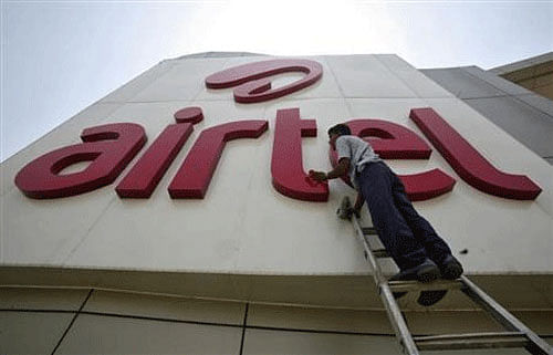 With the much-expected telecom spectrum auction starting on Monday, eight firms will battle it out for the scarce radio waves. Eight telecom companies-Bharti Airtel, Vodafone, Reliance Jio Infocomm, Idea Cellular, Telewings (Uninor), Reliance Communications (RCom), Tata Teleservices and Aircel-are in the fray. Reuters File Photo.