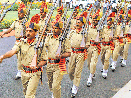 in sync: Policemen at the inauguration of the senior police officers' annual conference in Bangalore on Tuesday. dh Photo
