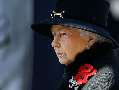 The start of the 62nd year on the throne for British Queen Elizabeth II was marked with a 41-gun salute by artillery in central London's Hyde Park Thursday, Xinhua reported. AP