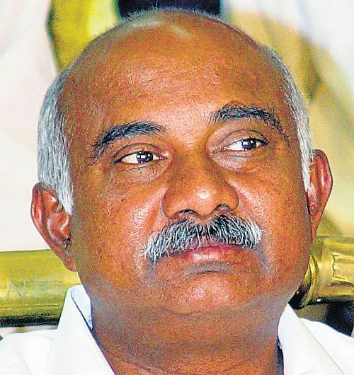 If one were to go by the decision of the Mysore District Congress (City) Committee, incumbent MP&#8200;A&#8200;H&#8200;Vishwanath, a Kuruba, is the sole ticket aspirant. DHNS