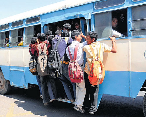 A study carried out by professors of IISc and M S Ramiah Management Institute has revealed that daily commuters of City buses feel that Bangalore Metropolitan Transport Corporation (BMTC) should do more to ensure customer satisfaction. DH File Photo